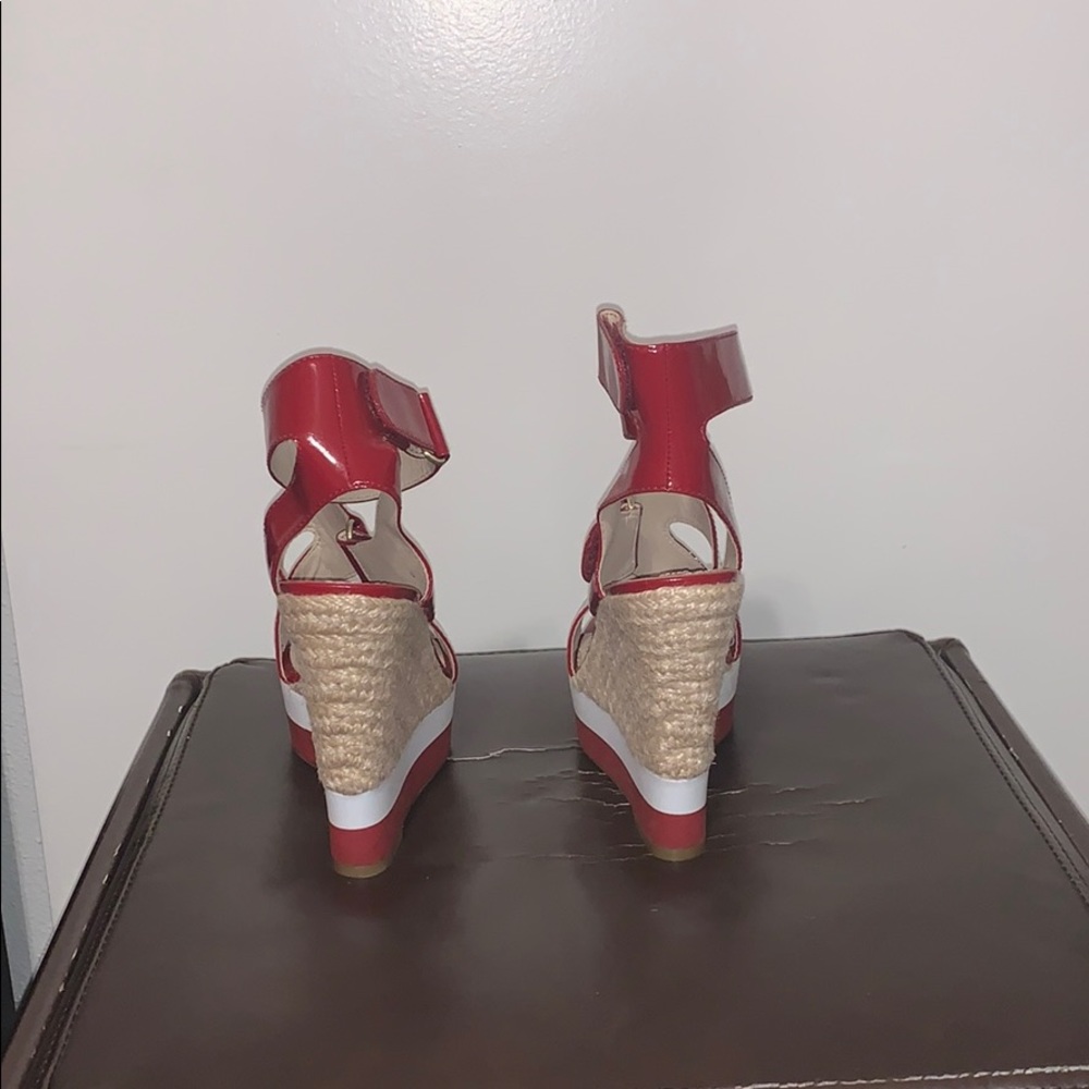Shoes - Picture 3 of 4